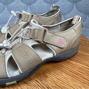 FootJoy Tan and Pink Golf Sandals with Bungee Closure